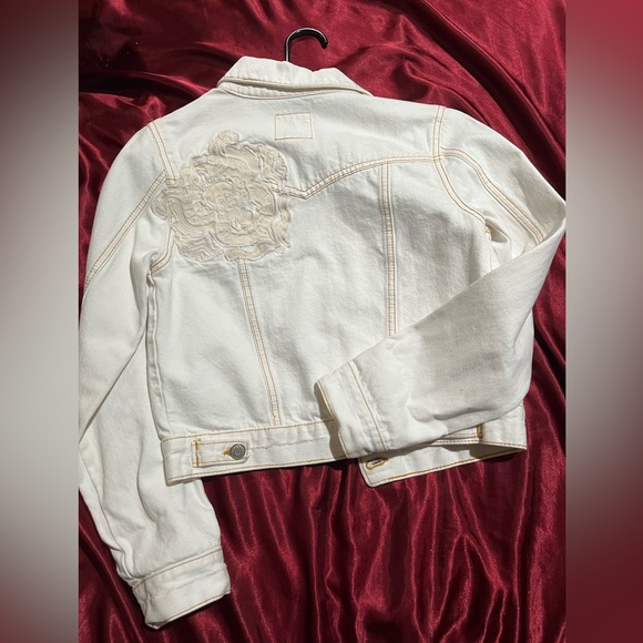 Old navy’s crop white denim jacket - Picture 6 of 6